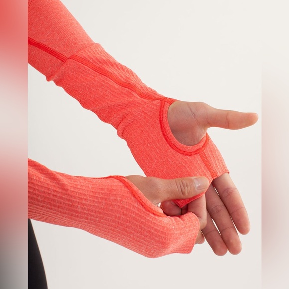 Lululemon Run: Swiftly Turtleneck Love Red Size 6 - Picture 4 of 15